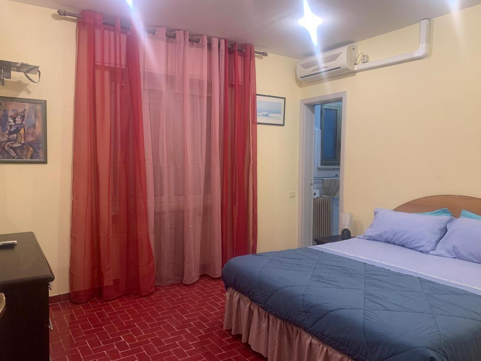 Touristic Near Station And Appartement